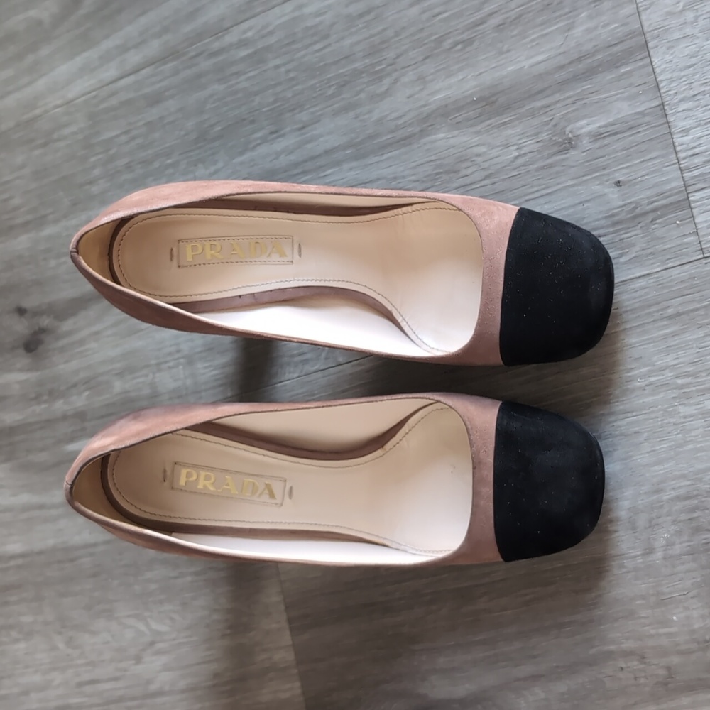 Prada Women's Black and Tan Heels - Picture 2 of 5